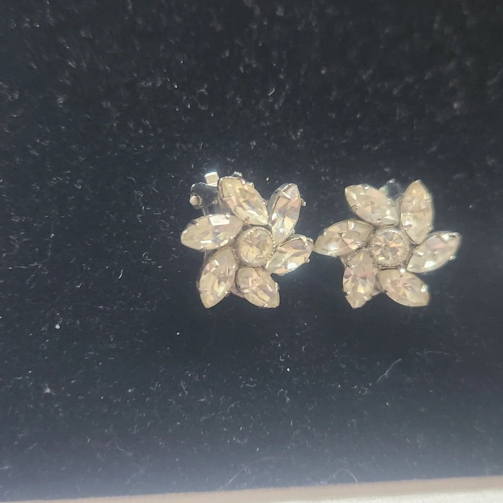 Vintage Rhinestone Brooch and Austria Clip On Earrings‎ Set Silver Tone Floral
